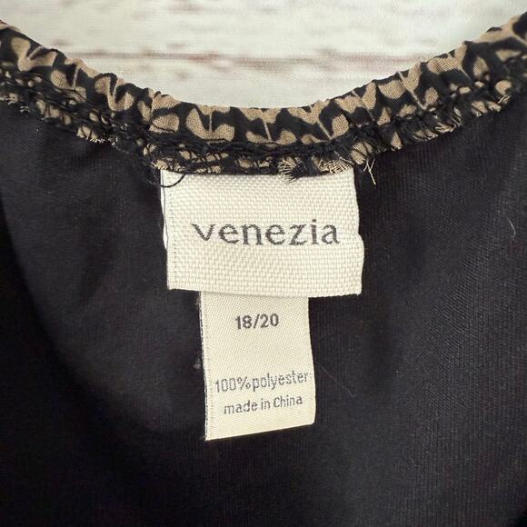 Venezia Women's Paisley Scoop Neck Top Size 18/20. - Picture 4 of 15